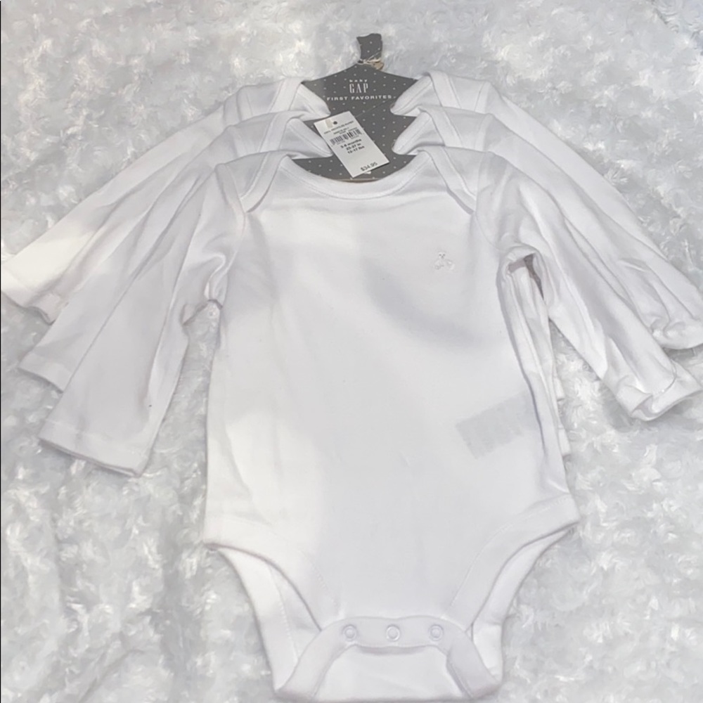 Gap First Favorites- 3 long sleeved onesies 3-6 mo